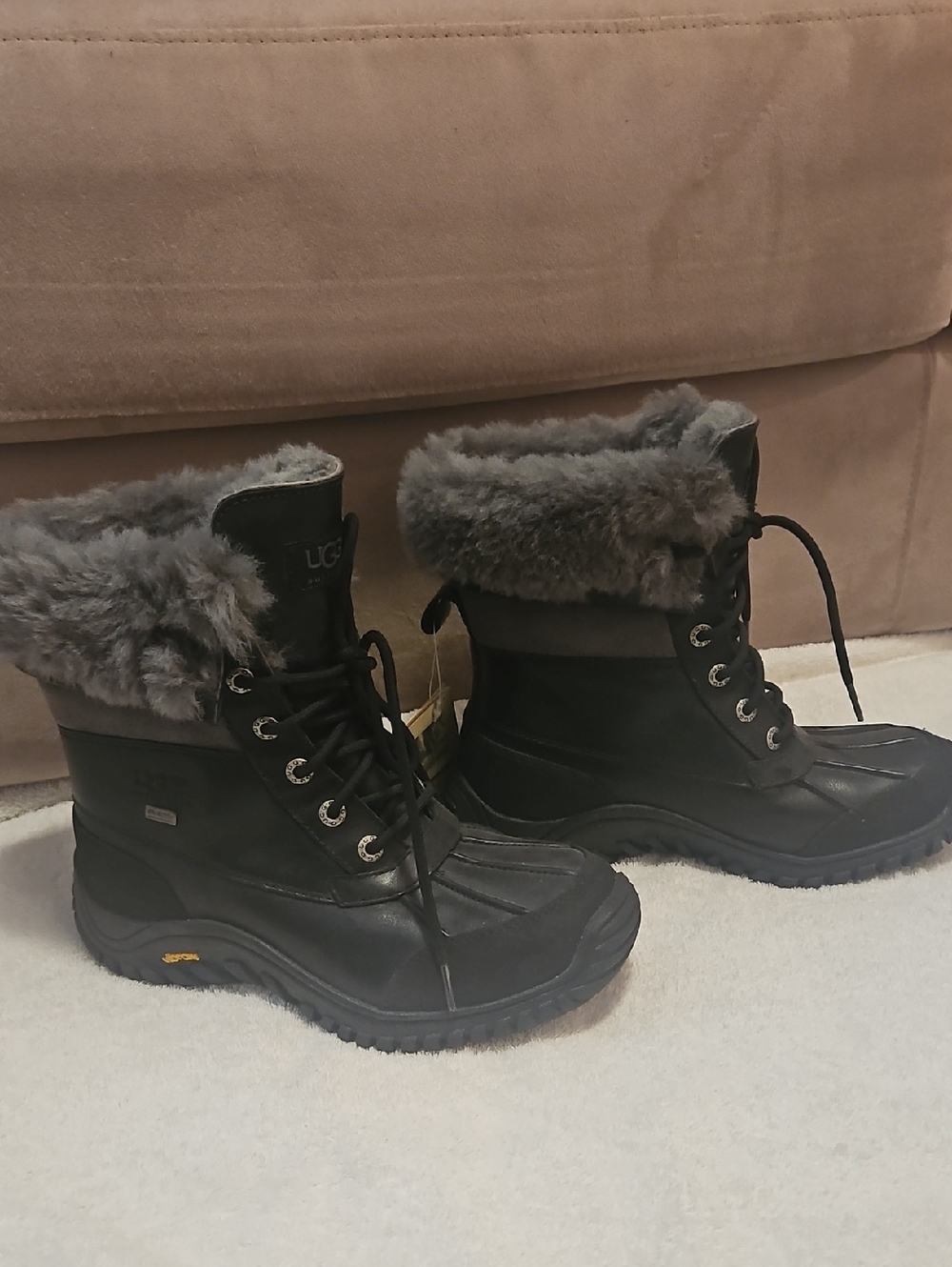 UGG Black Winter Lace-Up Boots with Gray Shearling Collar Sz 7 New